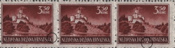 White spot close to the frame on the right, close to the last letter A in HRVATSKA (the first stamp)