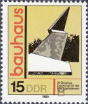 GDR 1980 postage stamp Bauhaus building plate flaw DDR 2501I